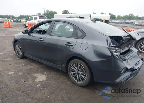 2023 Kia Forte Gt-Line z USA, uszkodzony, nr VIN 3KPF54AD9PE532899